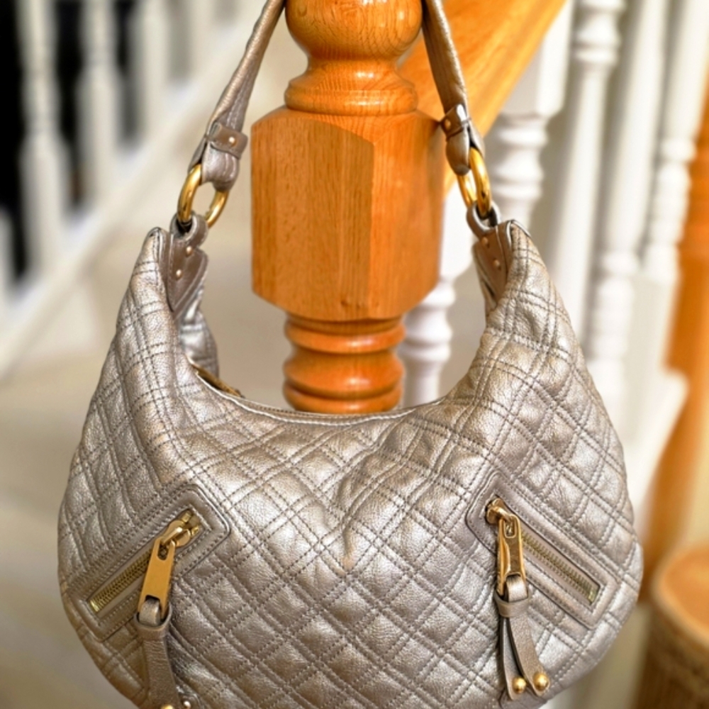 Elegant Quilted Shoulder Bag - Silver